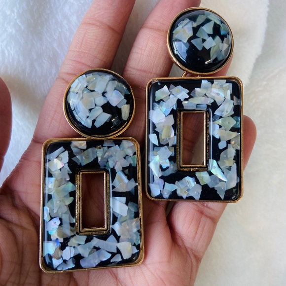 Black and gold earrnings with seashell mosaic - Picture 1 of 6